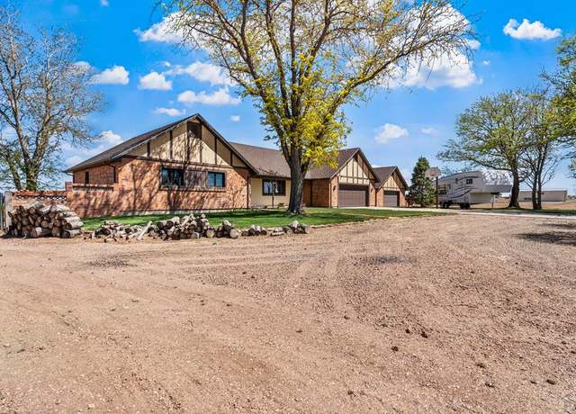 Property at 1194 39th Ln, Pueblo, CO 81006, 5 beds, 3 baths