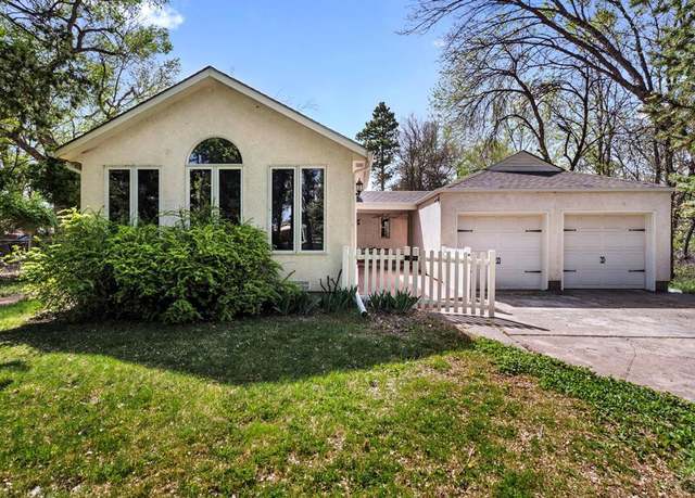 Property at 115 Brentwood Dr, Pueblo, CO 81005, 3 beds, 2 baths