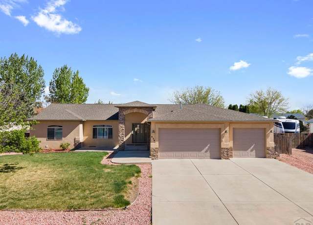 Property at 434 W Fairway Dr, Pueblo West, CO 81007, 5 beds, 3 baths