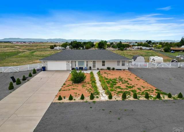 Property at 532 E Idledale Dr, Pueblo, CO 81007, 5 beds, 3 baths