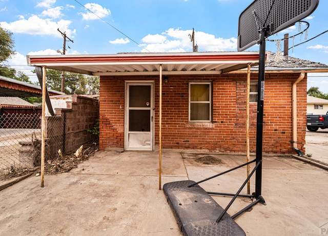 Property at 1214 Lake Ave, Pueblo, CO 81004, 1 bed, 1 bath