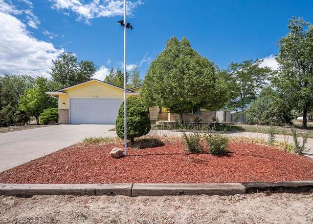 Property at 1071 S Mcculloch Way, Pueblo West, CO 81007, 5 beds, 2 baths