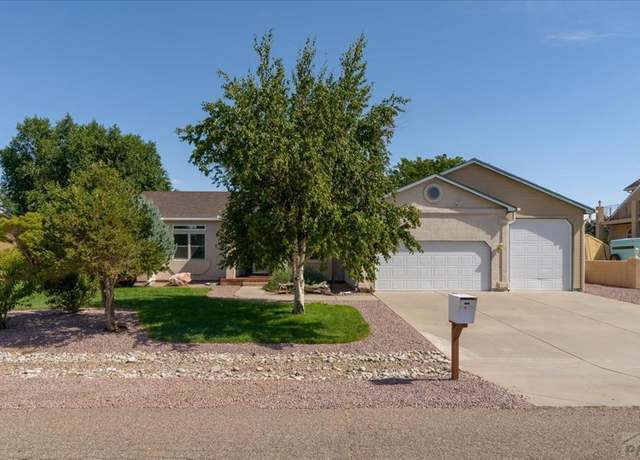 Property at 533 W Archer Dr, Pueblo West, CO 81007, 5 beds, 4 baths