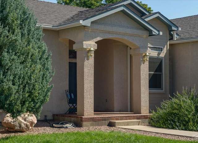 Property at 533 W Archer Dr, Pueblo West, CO 81007, 5 beds, 4 baths