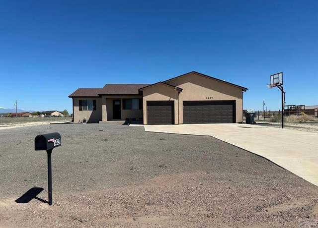 Property at 1427 E Kiva Dr, Pueblo West, CO 81007, 4 beds, 3 baths