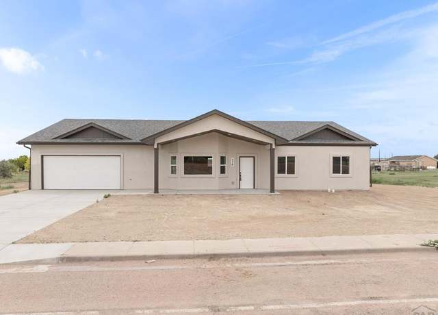 Property at 576 E Earl Dr, Pueblo West, CO 81007, 4 beds, 3 baths