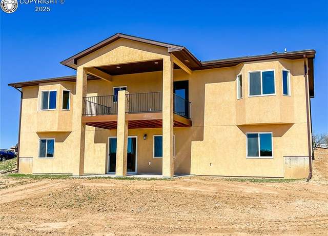 Property at 914 S Greenway Ave, Pueblo, CO 81007, 3 beds, 3 baths