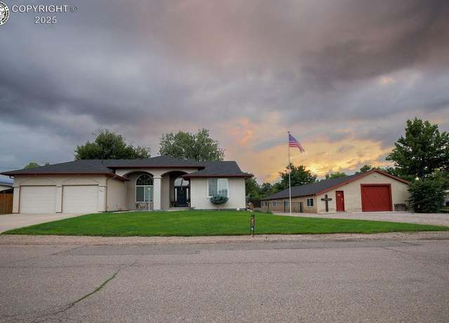Property at 1411 Chestnut St, Canon City, CO 81212, 3 beds, 2.5 baths