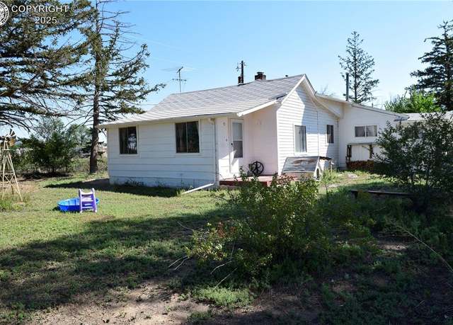 Property at 800 L St, Penrose, CO 81240, 3 beds, 1 bath