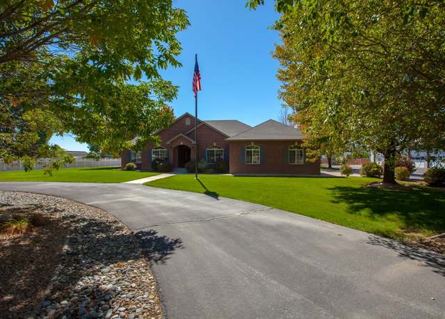 Property at 2101 I 1/2 Rd, Grand Junction, CO 81505, 4 beds, 3 baths