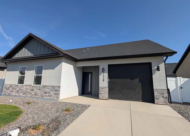 Property at 2450 Hamilton Rd Unit B, Grand Junction, CO 81505, 4 beds, 3 baths