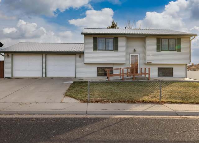 Property at 3209 E Hall Ct, Clifton, CO 81520, 4 beds, 2 baths