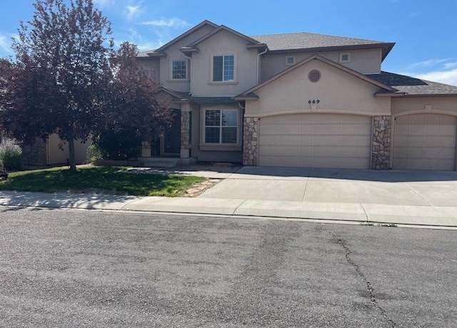 Property at 669 Cloverglen Dr, Grand Junction, CO 81504, 5 beds, 3 baths