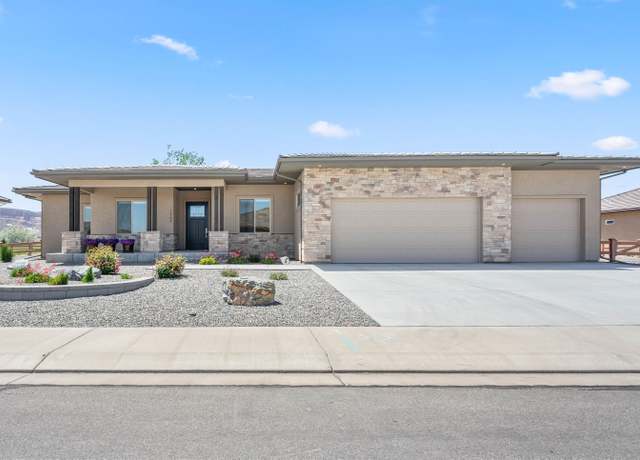 Property at 1369 Fairway Dr, Fruita, CO 81521, 4 beds, 3 baths