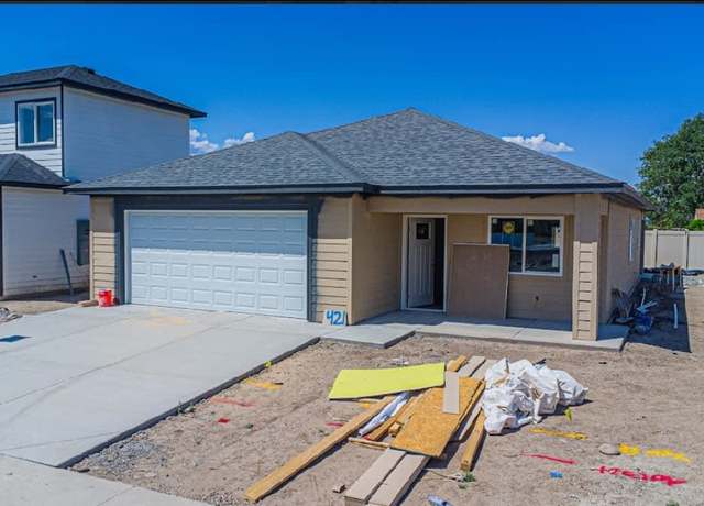 Property at 421 Pear Ln, Grand Junction, CO 81504, 3 beds, 2 baths