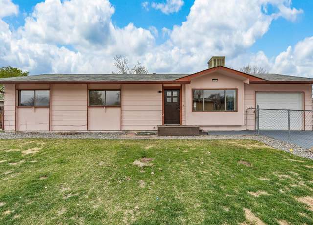 Property at 3015 1/2 Gunnison Ave, Grand Junction, CO 81504, 3 beds, 1 bath
