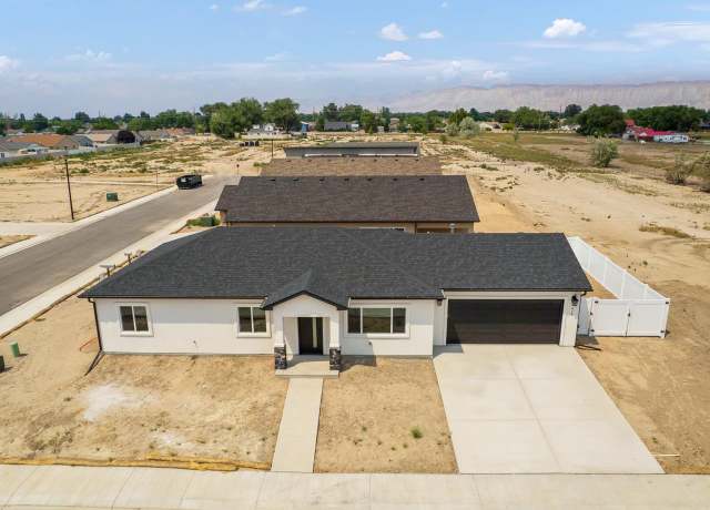 Property at 418 Steven Creek St, Grand Junction, CO 81504, 3 beds, 2 baths