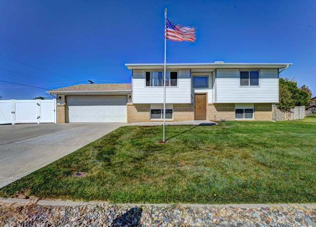 Property at 631 Hudson Bay Dr, Grand Junction, CO 81504, 4 beds, 2 baths