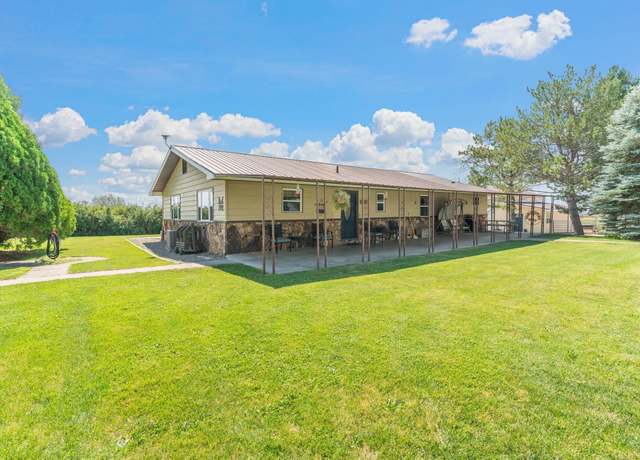 Property at 1425 13 Rd, Loma, CO 81524, 4 beds, 2 baths