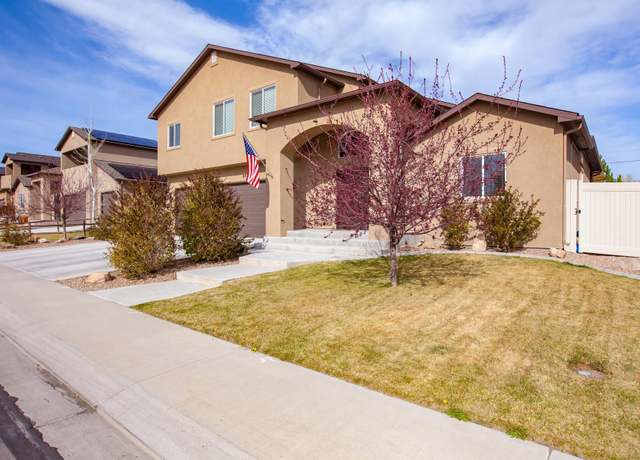 Property at 940 Echo Canyon St, Fruita, CO 81521, 4 beds, 3 baths