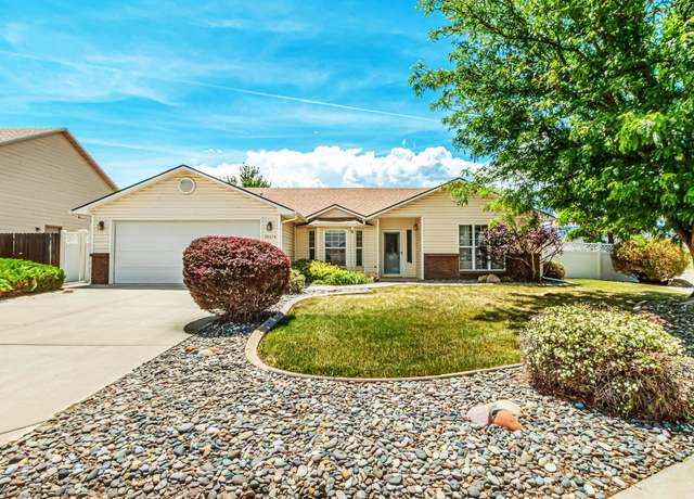 Property at 2807 1/2 Acrin Ave, Grand Junction, CO 81503, 3 beds, 2 baths