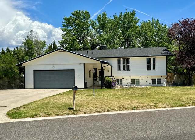 Property at 744 Centauri Dr, Grand Junction, CO 81506, 5 beds, 3 baths