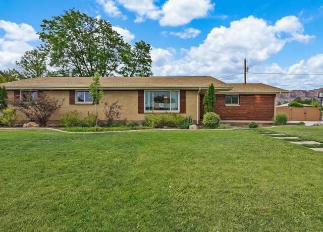 Property at 2103 Yellowstone Rd, Grand Junction, CO 81507, 5 beds, 4 baths