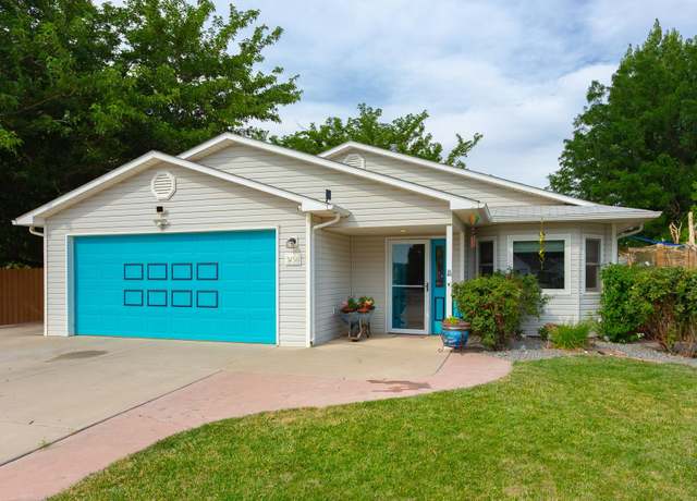 Property at 3138 S Drake Ct, Grand Junction, CO 81504, 3 beds, 2 baths
