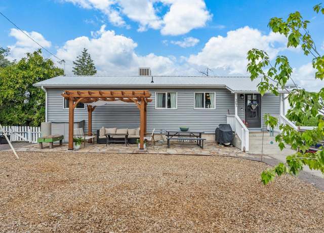 Property at 407 Dressell Dr, Grand Junction, CO 81507, 4 beds, 2 baths
