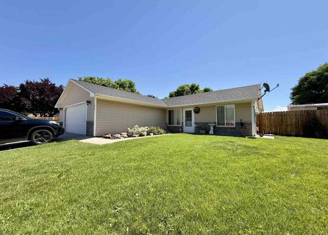 Property at 630 Round Table Rd, Grand Junction, CO 81504, 3 beds, 2 baths