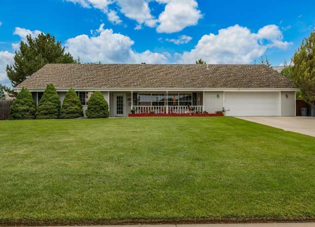 Property at 2195 E Canyon Ct, Grand Junction, CO 81507, 3 beds, 2 baths