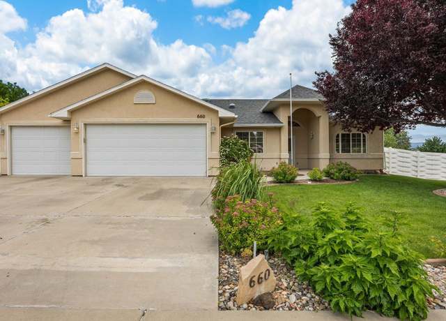 Property at 660 Thornhill Ct, Grand Junction, CO 81504, 3 beds, 3 baths
