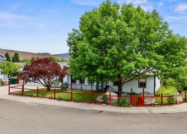 Property at 819 Elberta Ave, Palisade, CO 81526, 3 beds, 2 baths