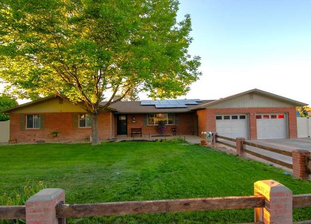 Property at 440 Meadows Way, Grand Junction, CO 81507, 4 beds, 3 baths