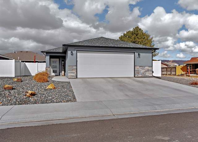 Property at 2918 Bookcliff Ave, Grand Junction, CO 81504, 3 beds, 2 baths