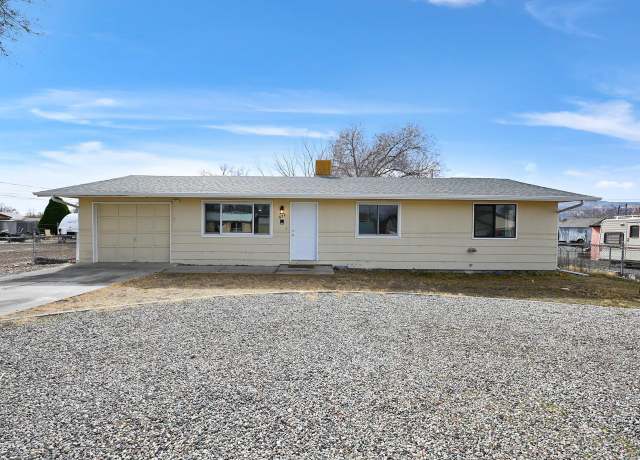 Property at 932 E Carolina Ave, Fruita, CO 81521, 3 beds, 1 bath
