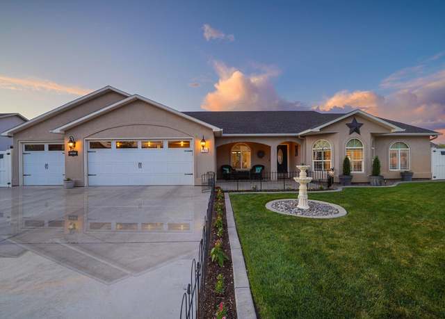Property at 943 Dee Ann St, Fruita, CO 81521, 3 beds, 4 baths