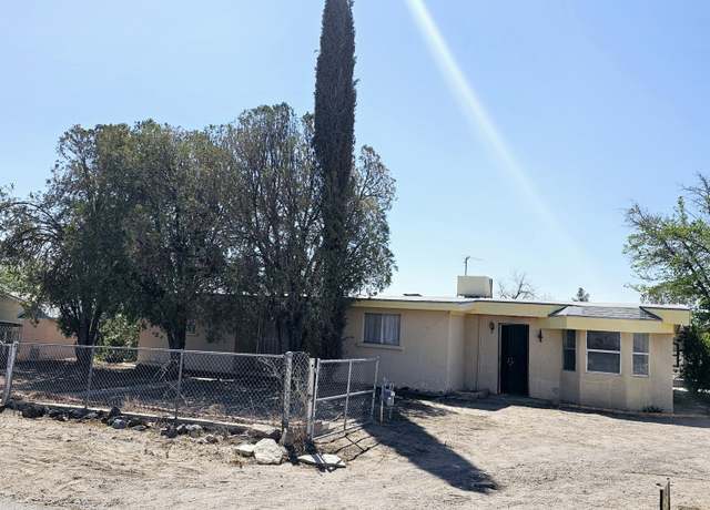 Property at 925 Monte Alto St, La Mesa, NM 88044, 3 beds, 2 baths