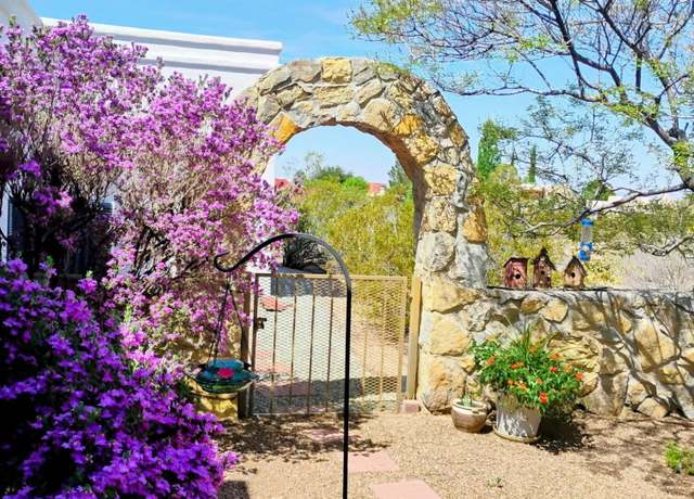 Property at 5265 Redman Rd, Las Cruces, NM 88011, 3 beds, 2.5 baths