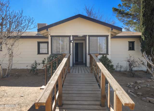 Property at 9618 Butterfield Blvd, Las Cruces, NM 88011, 3 beds, 2 baths