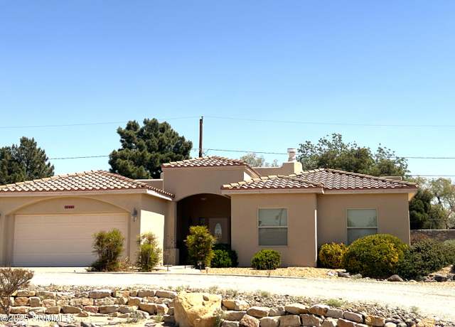 Property at 5070 Comanche Trl, Las Cruces, NM 88012, 4 beds, 2 baths