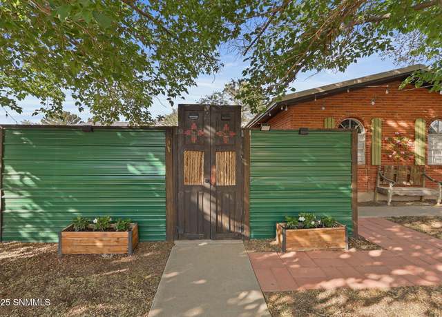 Property at 1708 Aspen Ave, Las Cruces, NM 88005, 3 beds, 2 baths