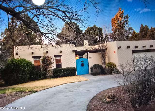 Property at 812 W Conway Ave, Las Cruces, NM 88005, 3 beds, 2 baths