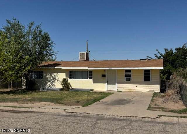 Property at 809 Spruce Ave, Alamogordo, NM 88310, 3 beds, 2 baths