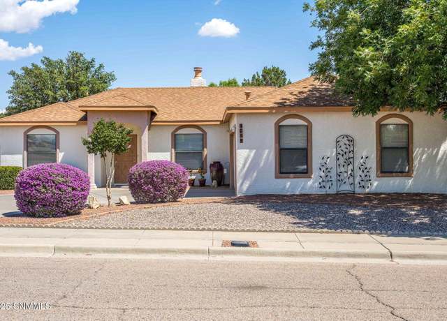 Property at 1048 La Plata Dr, Las Cruces, NM 88007, 3 beds, 2.5 baths