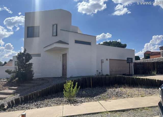 Property at 2210 Laramie Dr, Las Cruces, NM 88011, 3 beds, 3 baths