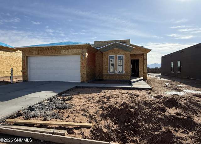 Property at 7854 San Eduardo St, Las Cruces, NM 88012, 3 beds, 2.5 baths