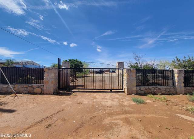 Property at 8990 Calle Del Llano, Las Cruces, NM 88012