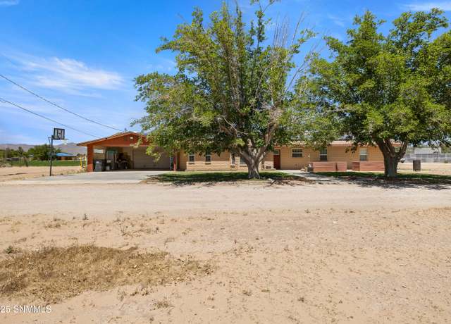 Property at 930 Hare Rd, Las Cruces, NM 88007, 4 beds, 3 baths