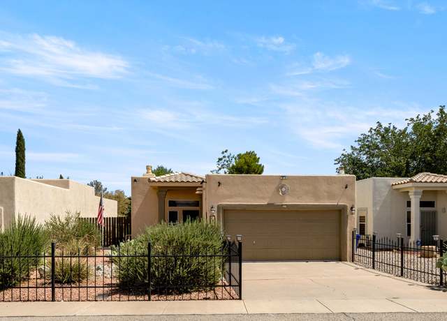 Property at 891 Chateau Dr, Las Cruces, NM 88005, 3 beds, 2 baths